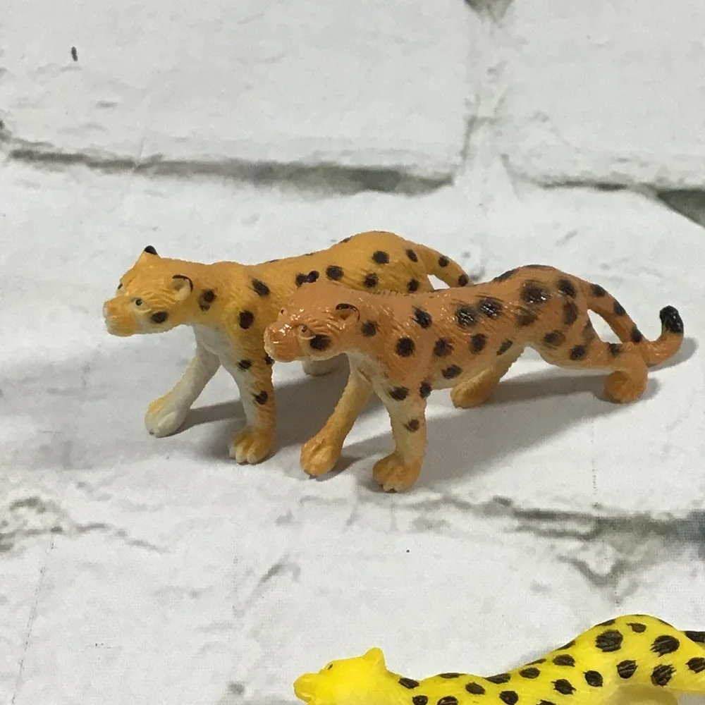 Tigers and Leopards Jungle Cats Lot‎ of 7 Toys Figures Animals Collectibles